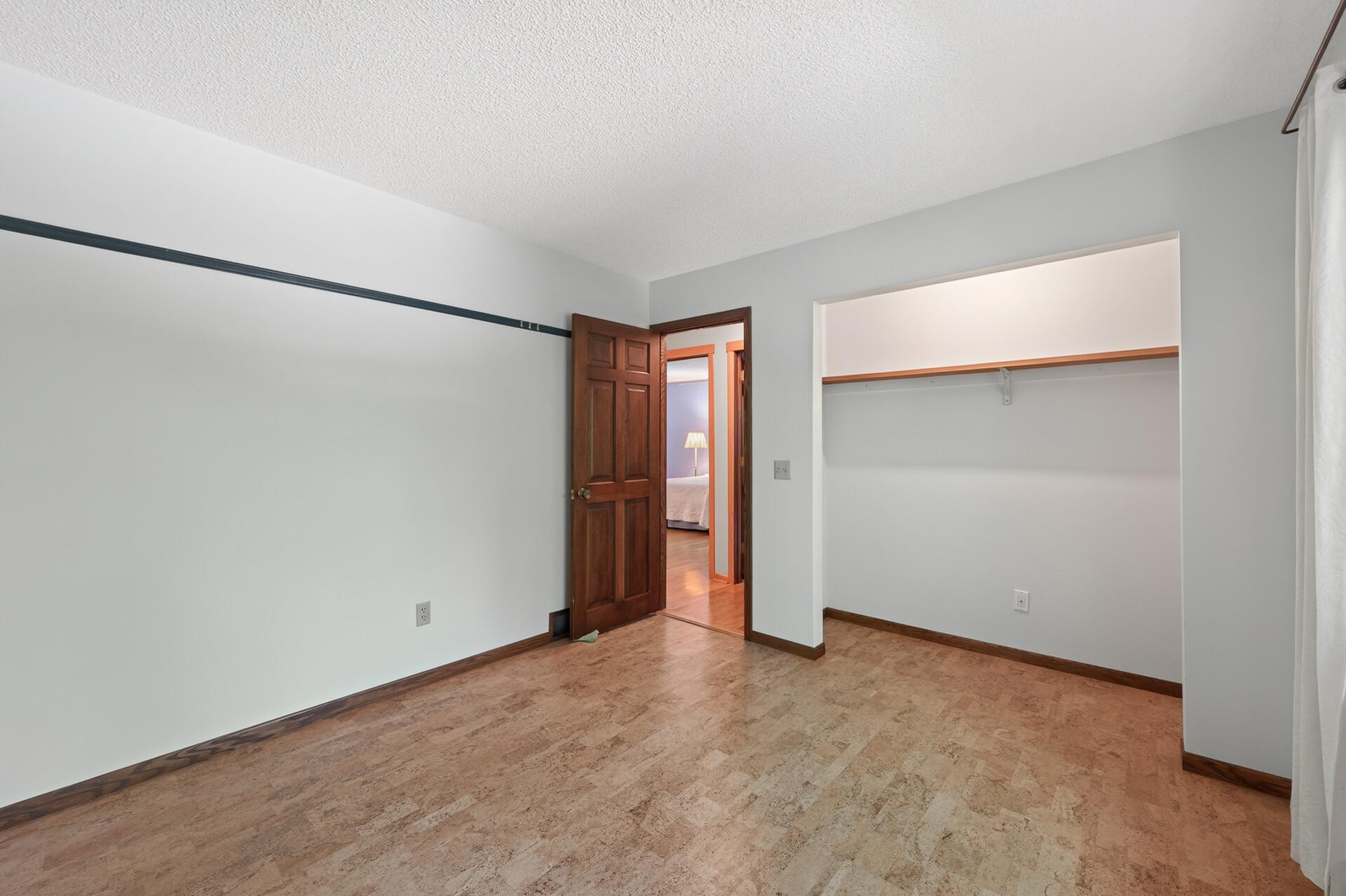 32_11600_37th_Ave_N32_mls.jpg