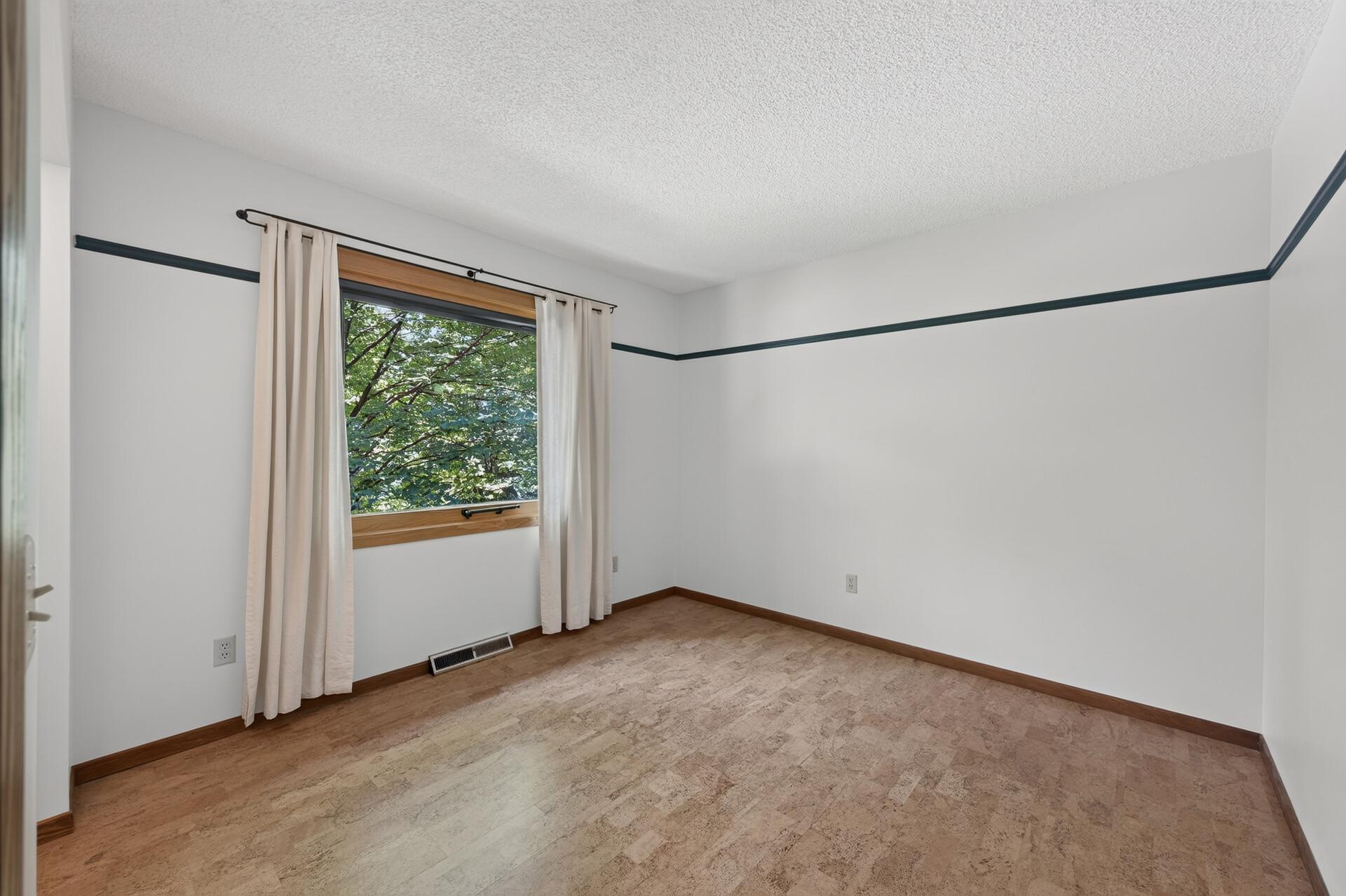 30_11600_37th_Ave_N30_mls.jpg