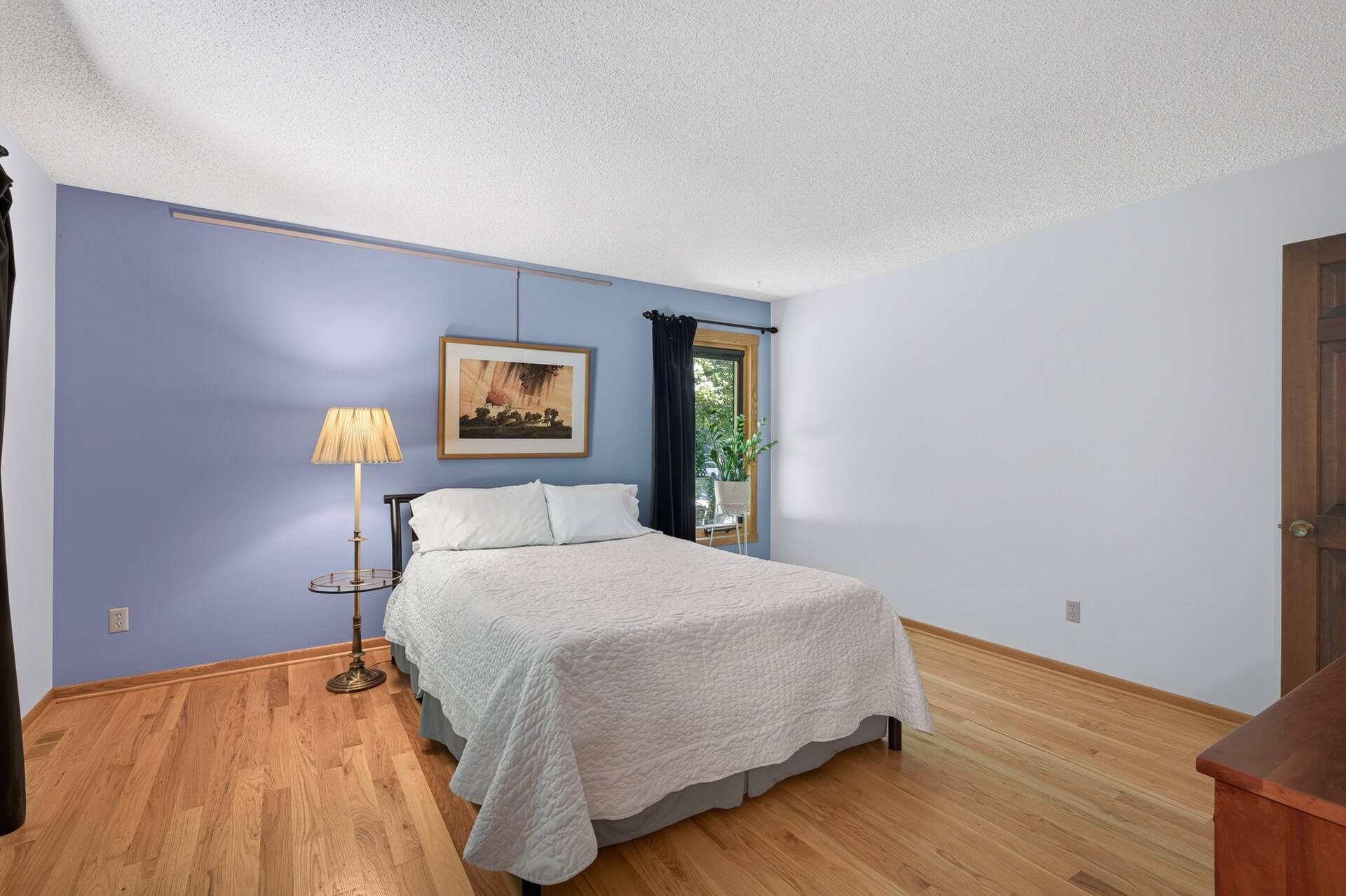 24_11600_37th_Ave_N24_mls.jpg