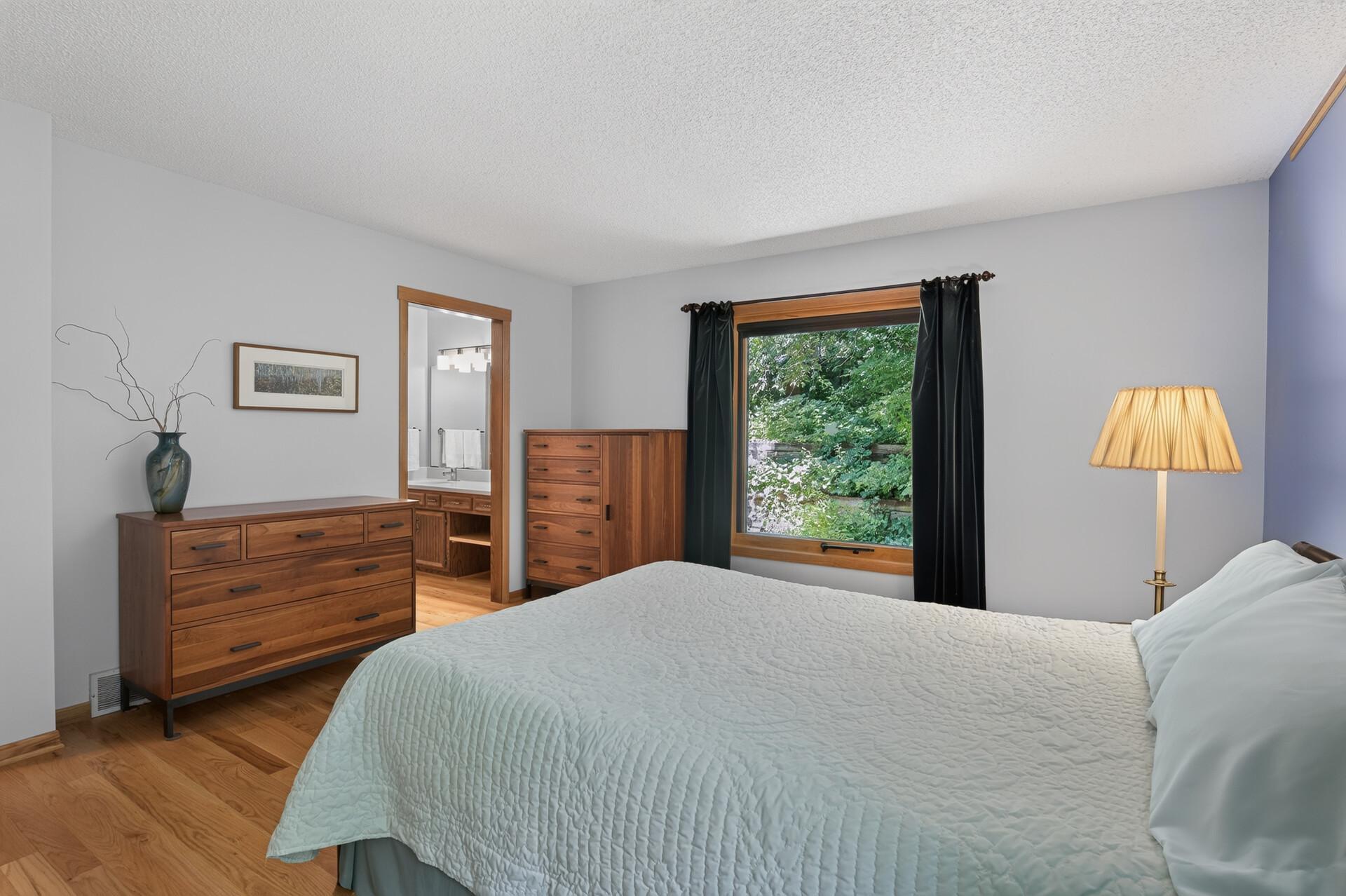 29_11600_37th_Ave_N29_mls.jpg
