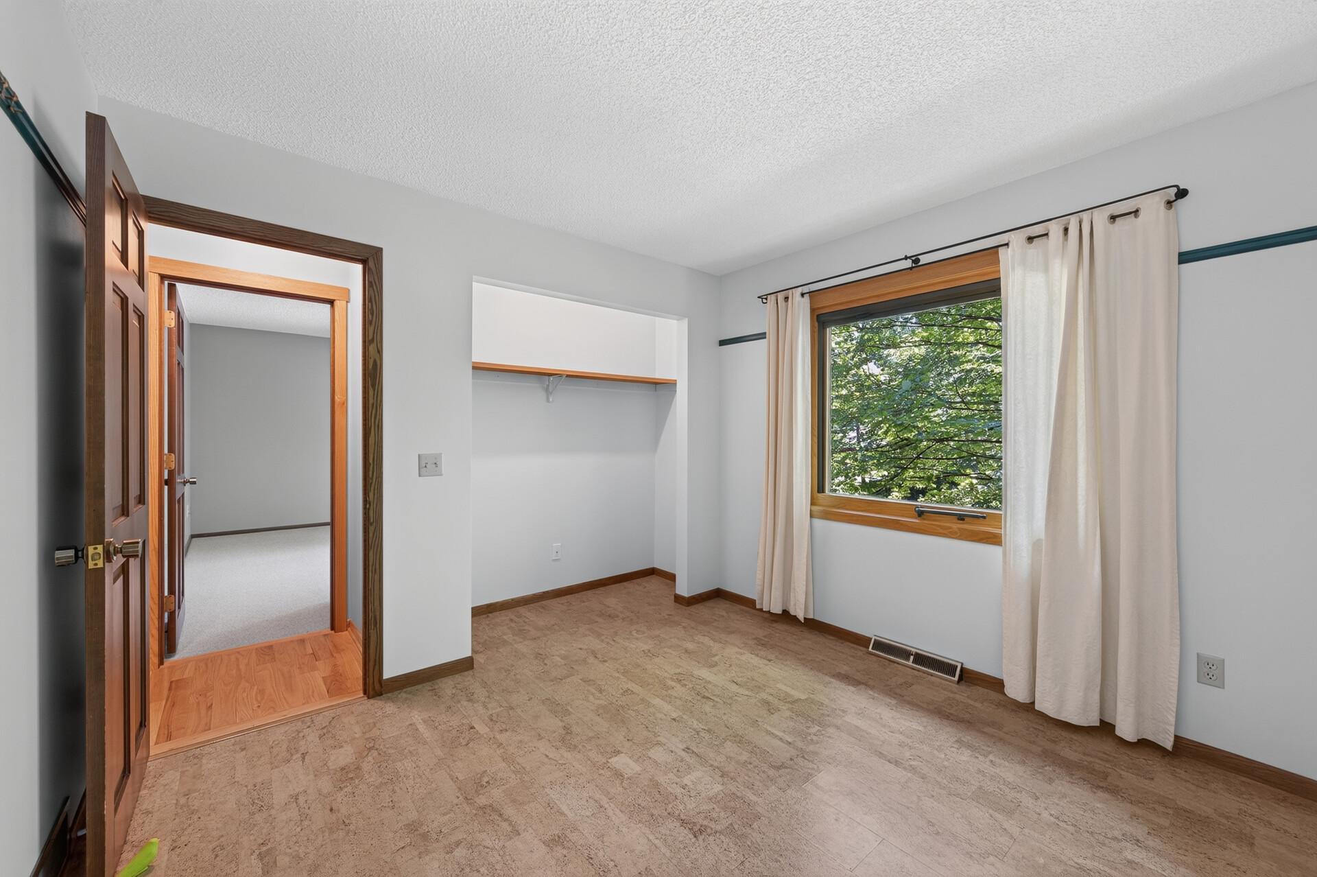31_11600_37th_Ave_N31_mls.jpg