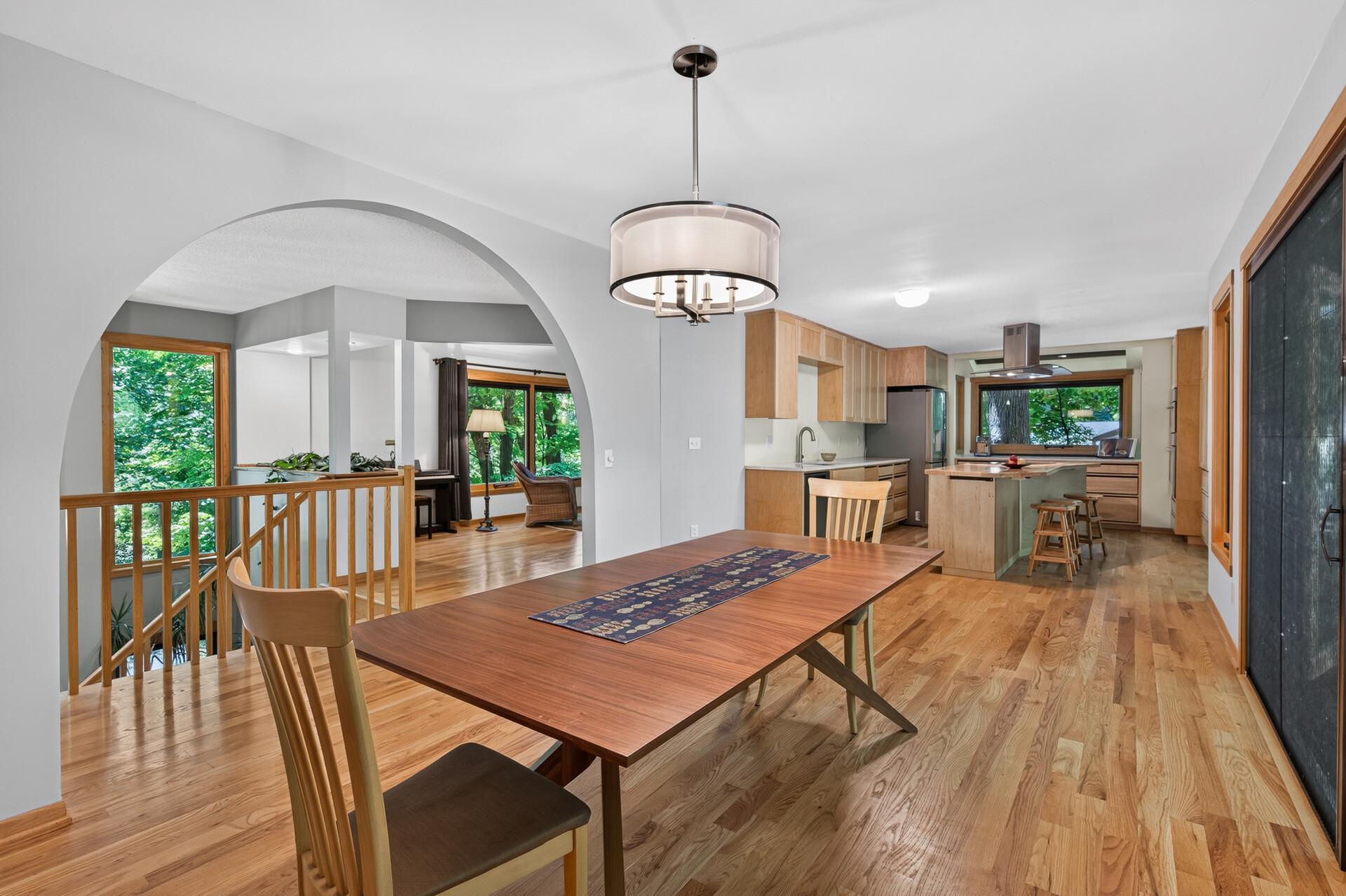 16_11600_37th_Ave_N16_mls.jpg