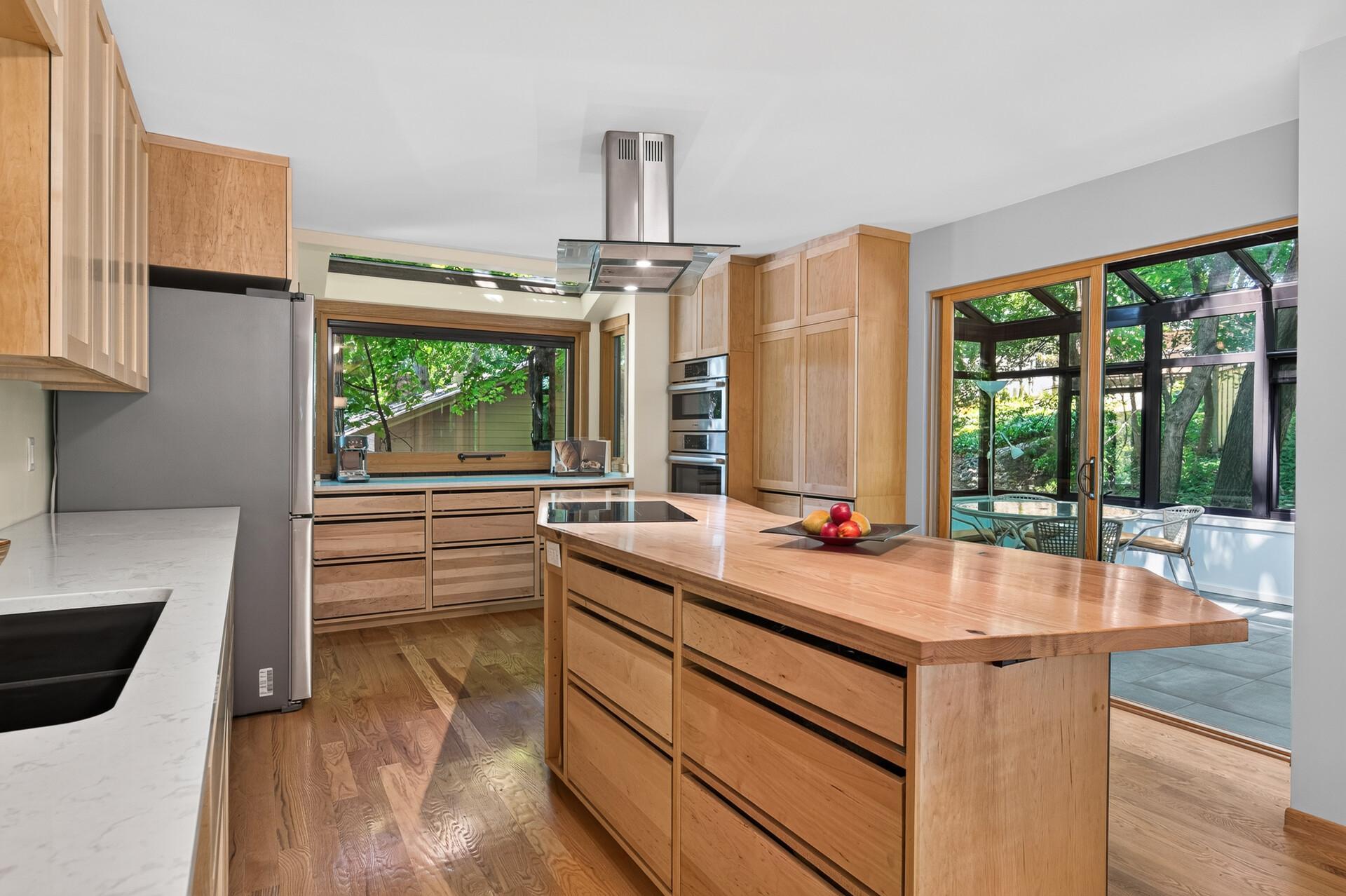 18_11600_37th_Ave_N18_mls.jpg