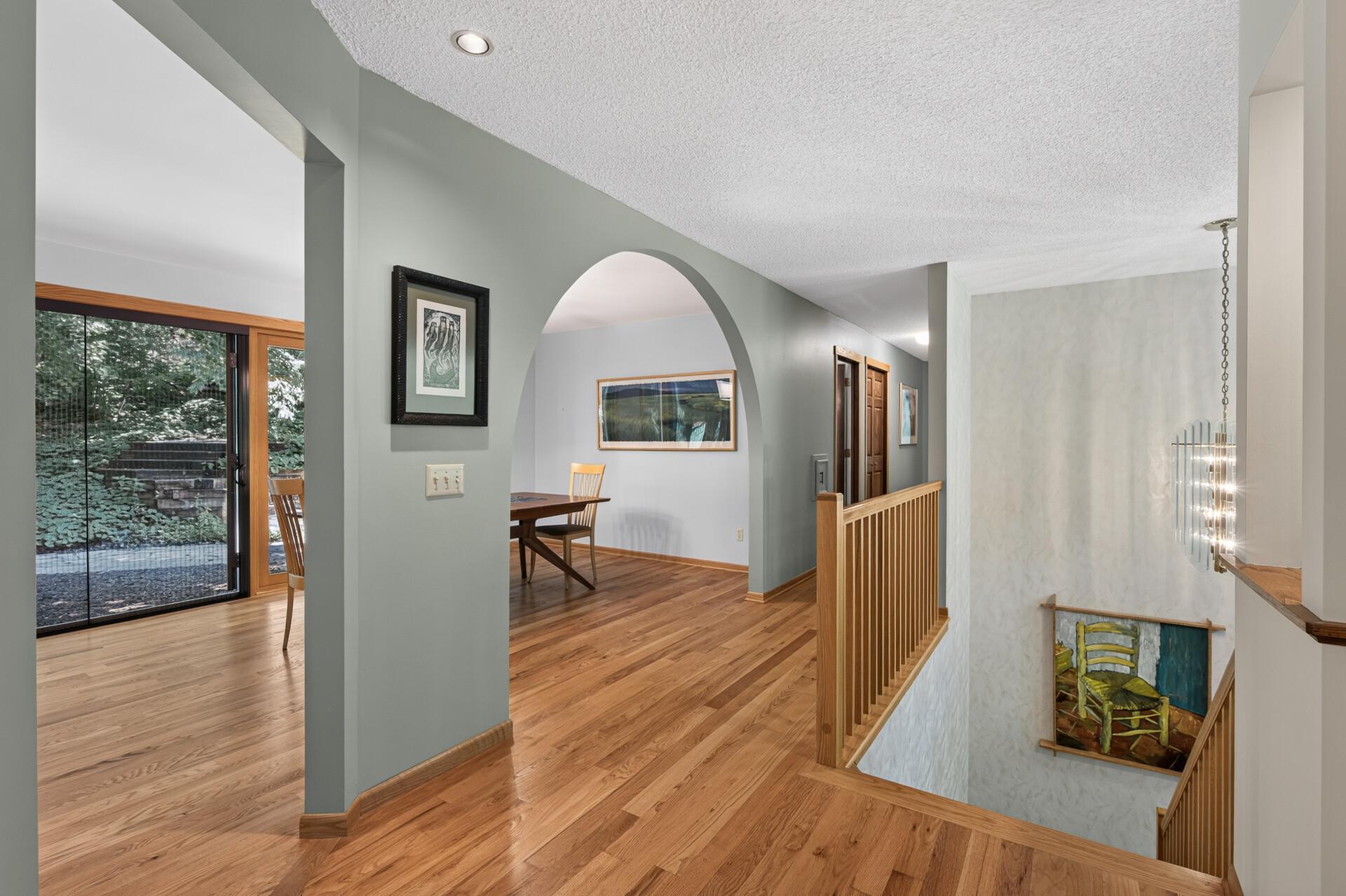 11_11600_37th_Ave_N11_mls.jpg