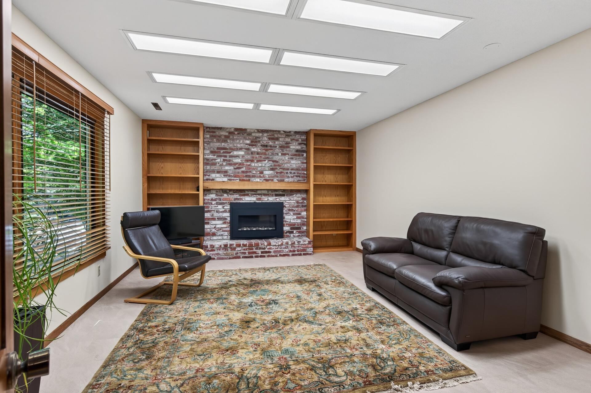 37_11600_37th_Ave_N37_mls.jpg
