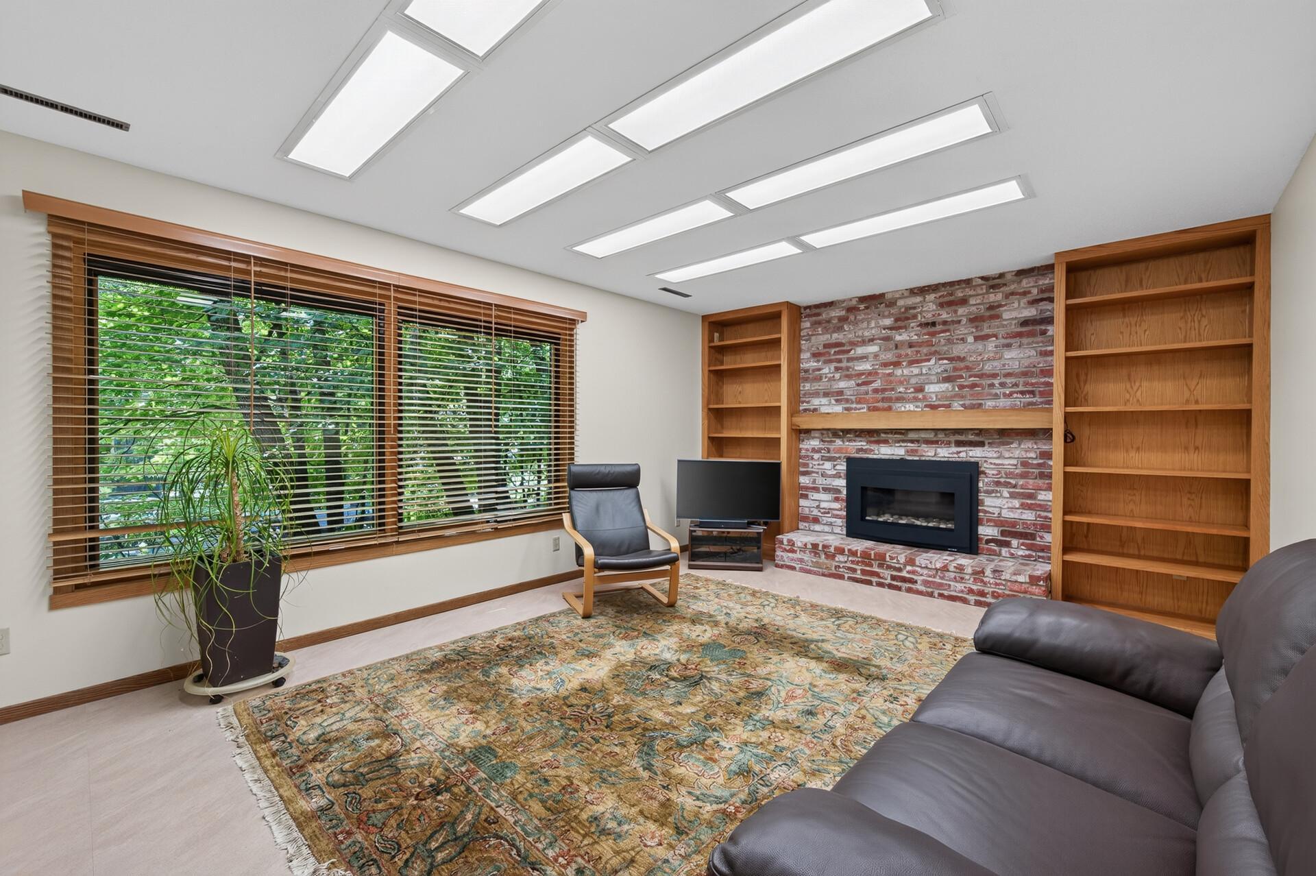 38_11600_37th_Ave_N38_mls.jpg