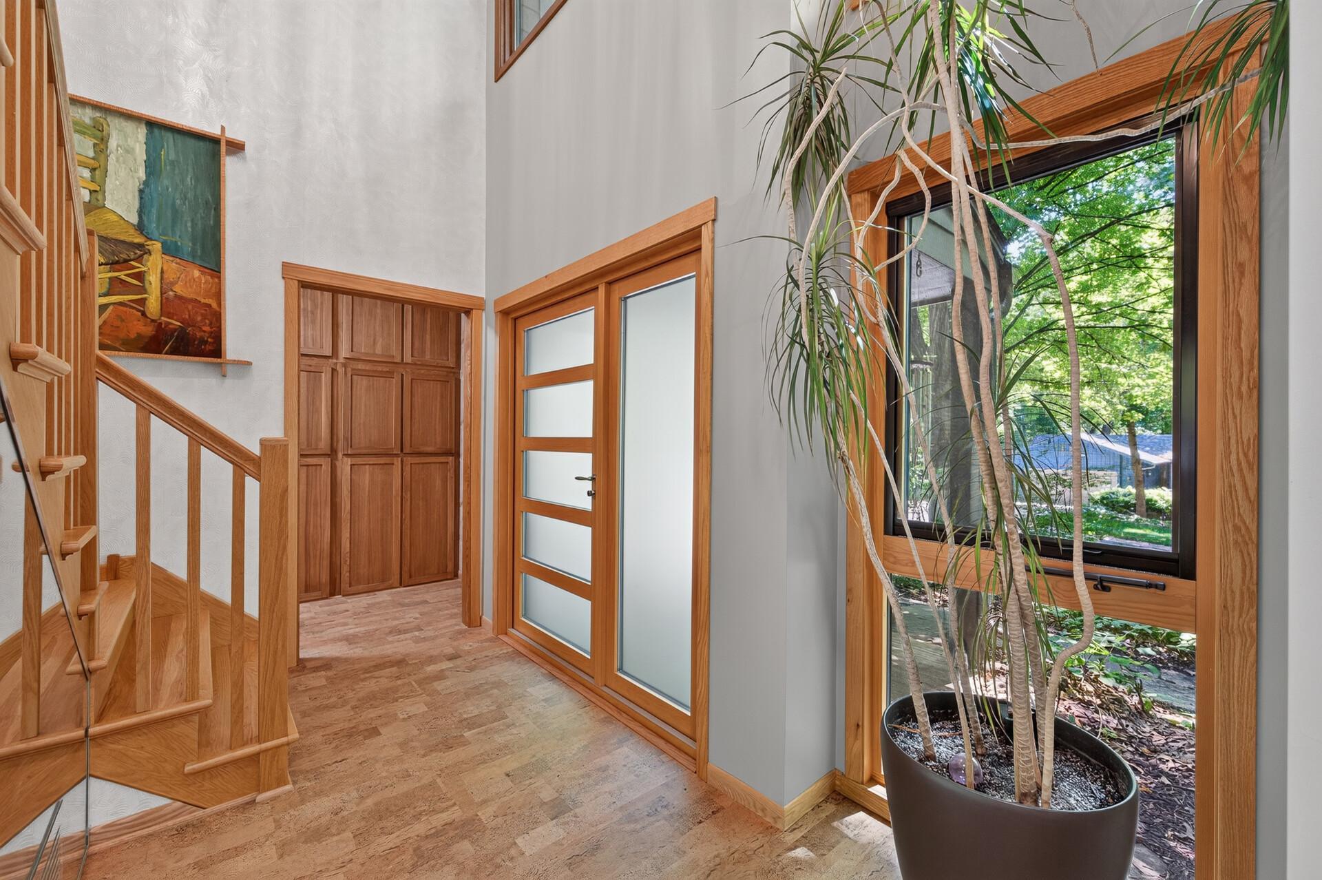 06_11600_37th_Ave_N6_mls.jpg