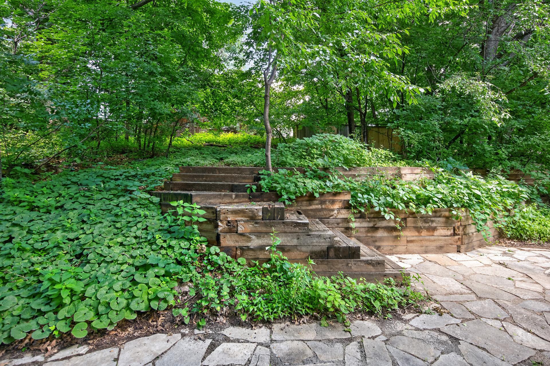 48_11600_37th_Ave_N48_mls.jpg