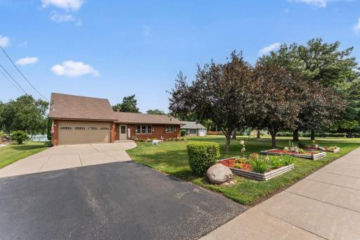 1911 County Road F E, North Saint Paul, MN 55110