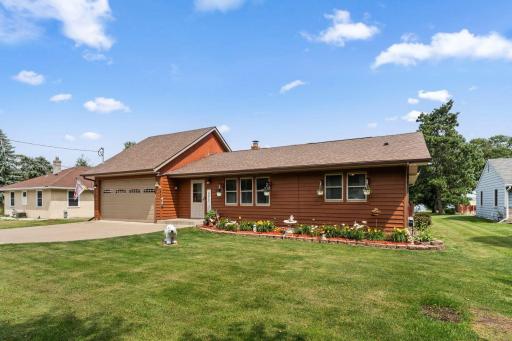 1911 County Road F E, North Saint Paul, MN 55110