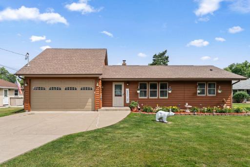 1911 County Road F E, North Saint Paul, MN 55110