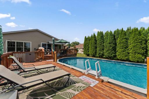 1911 County Road F E, North Saint Paul, MN 55110