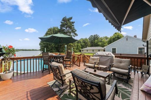 1911 County Road F E, North Saint Paul, MN 55110