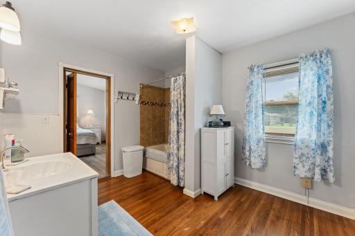 1911 County Road F E, North Saint Paul, MN 55110