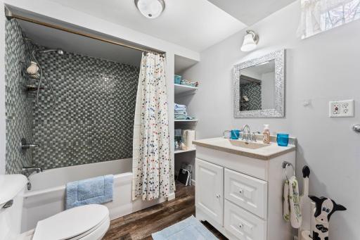 1911 County Road F E, North Saint Paul, MN 55110