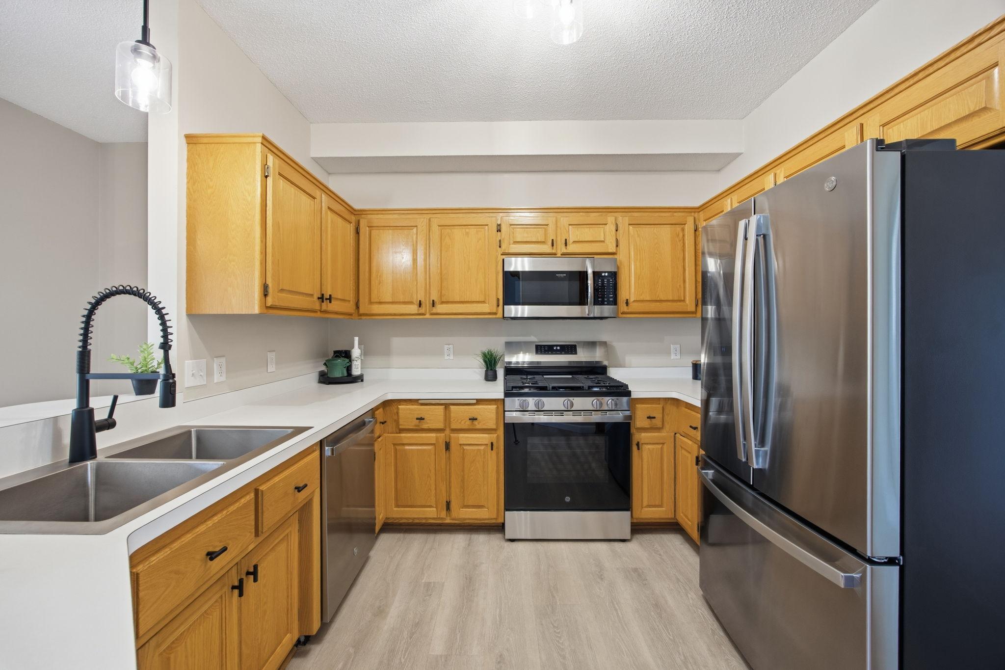 Kitchen 14325 Quince St NW Andover MN 55304.jpg