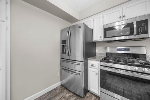 3633 Windtree Drive, Eagan, MN 55123