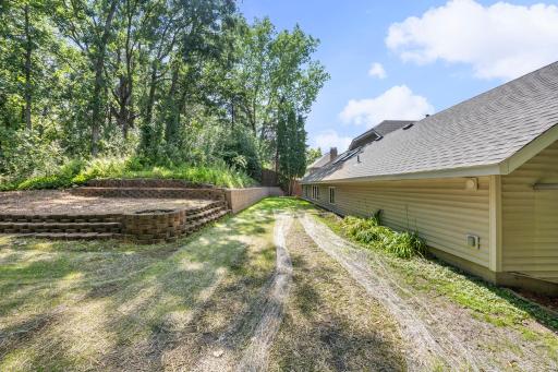 3633 Windtree Drive, Eagan, MN 55123