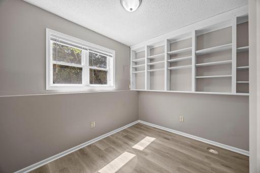 3633 Windtree Drive, Eagan, MN 55123