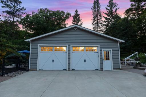 3-web-or-mls-4940 Suburban Dr Twilight -33.jpg