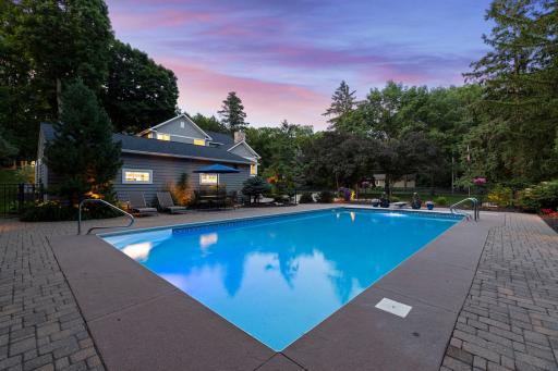 34-web-or-mls-4940 Suburban Dr Twilight -123.jpg