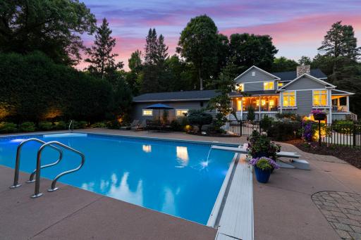 33-web-or-mls-4940 Suburban Dr Twilight -120.jpg