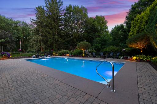 41-web-or-mls-4940 Suburban Dr Twilight -132.jpg