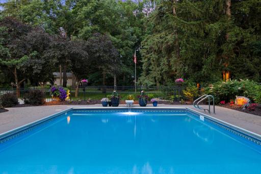 36-web-or-mls-4940 Suburban Dr Twilight -129.jpg
