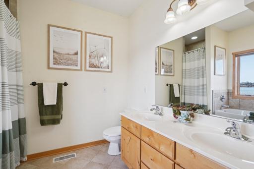52-web-or-mls-Morningside Ct-S0804-052.jpg