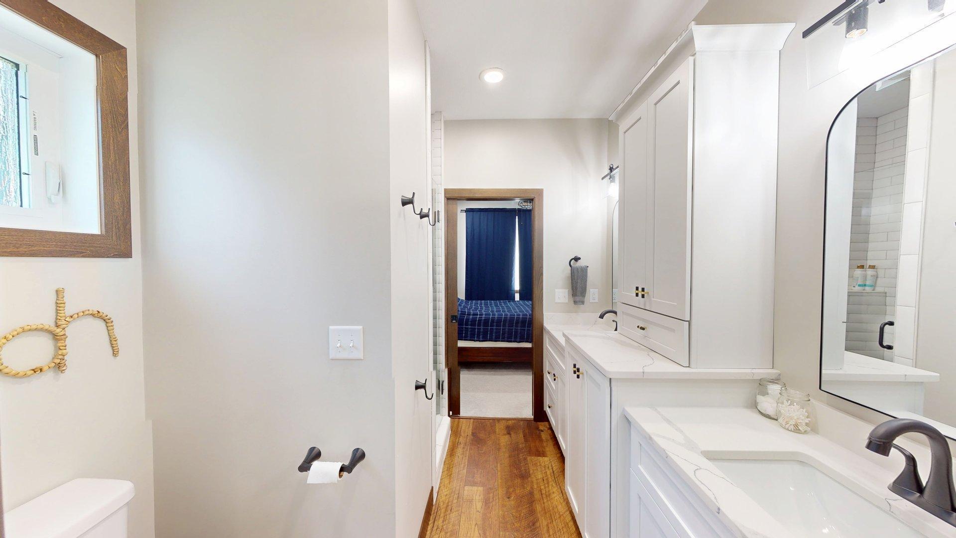 Jack n Jill Bathroom