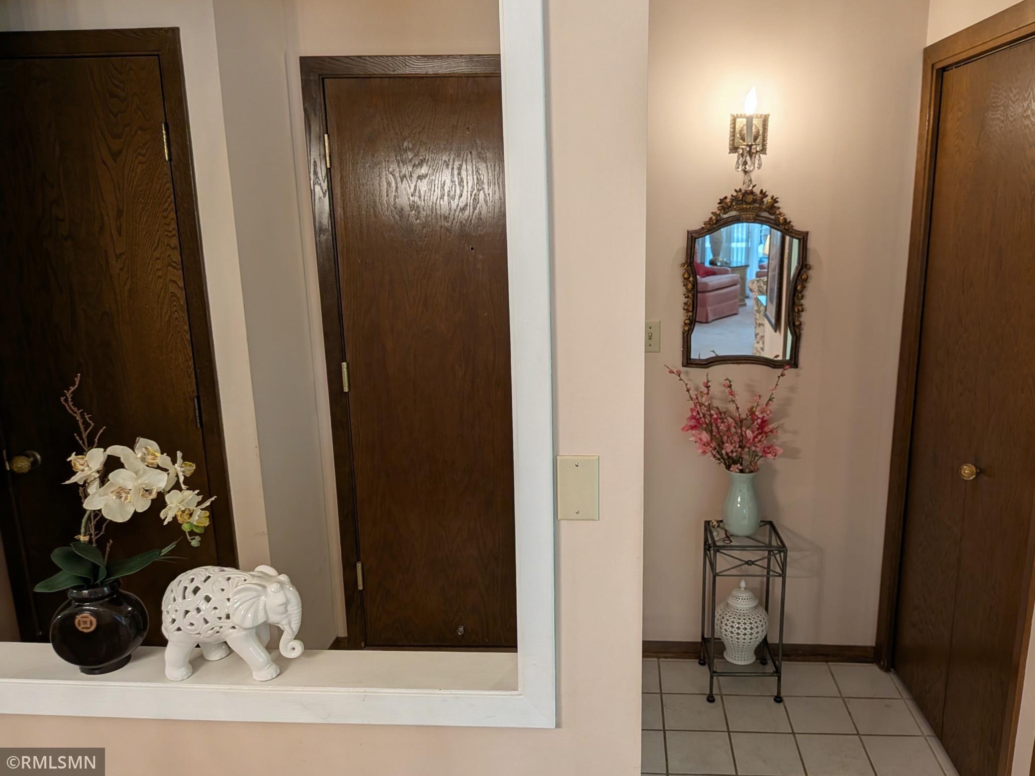 Foyer .jpg