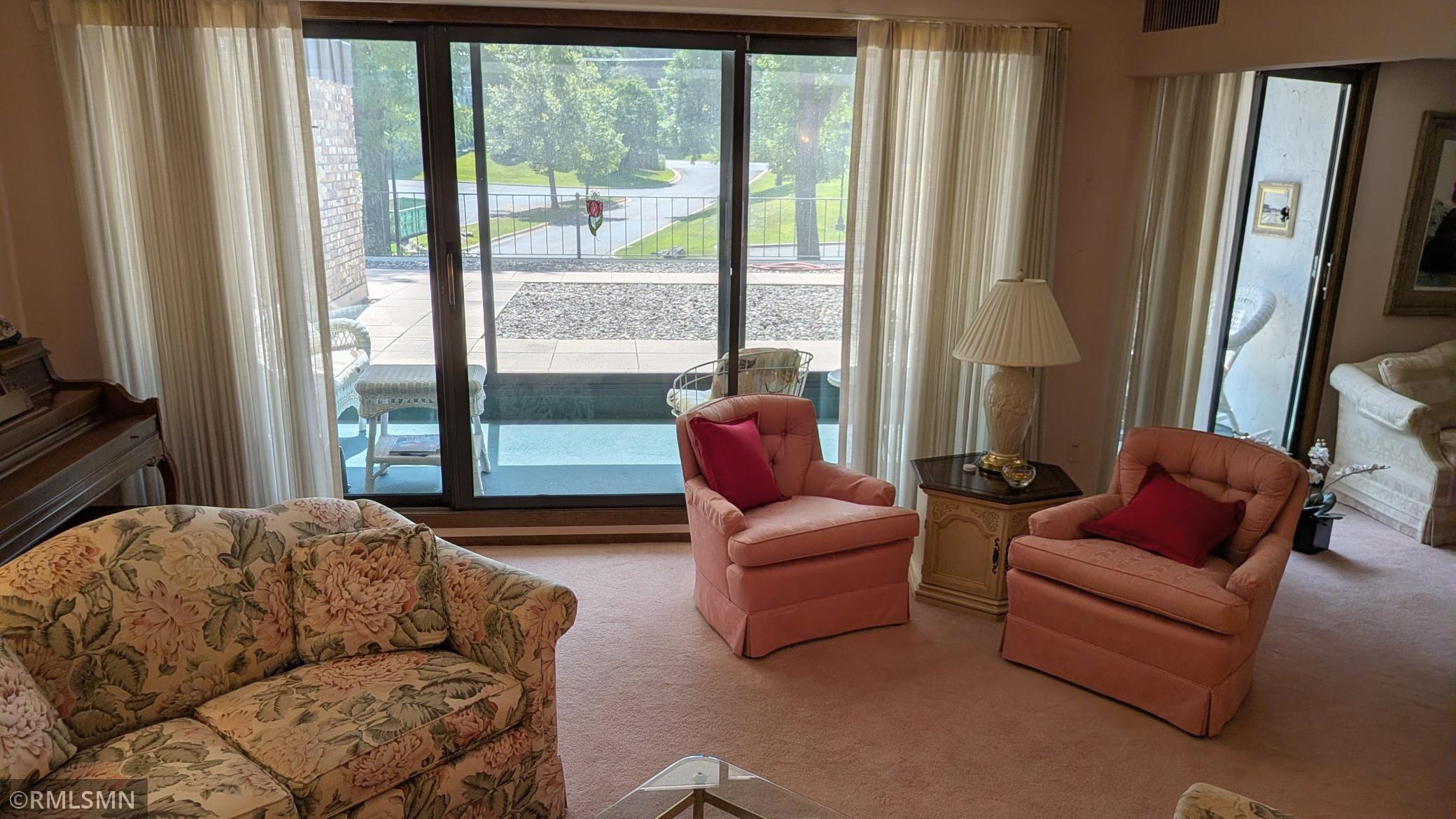 Living Room 2 .jpg