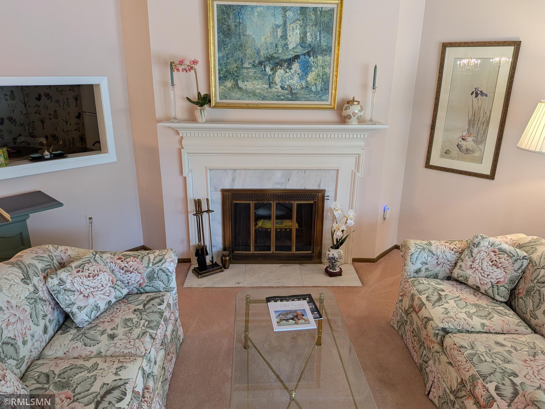 Living Room .jpg