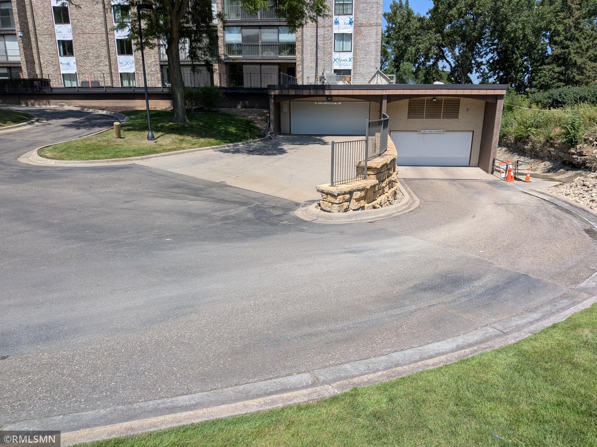 Unit Garage on right Side .jpg