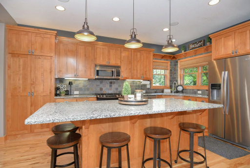 11315 Goose Lake Parkway, Osseo, MN 55369