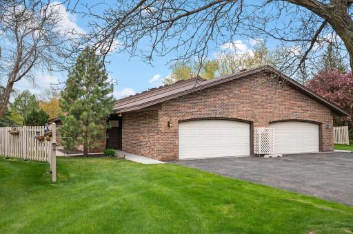 1021 Yuma Lane N, Plymouth, MN 55447