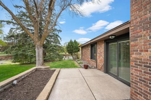 1021 Yuma Lane N, Plymouth, MN 55447