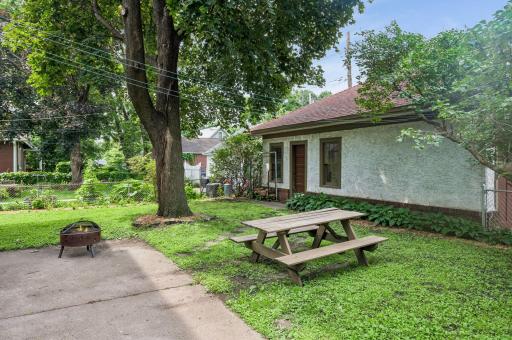 629 Lexington Parkway N, Saint Paul, MN 55104