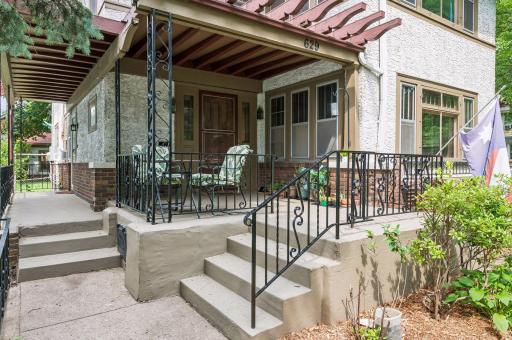 629 Lexington Parkway N, Saint Paul, MN 55104