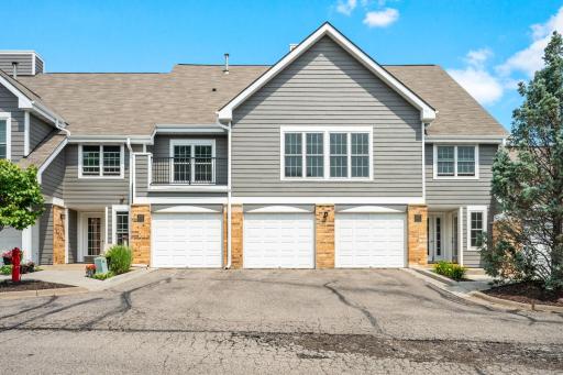 6155 Chasewood Parkway, 204, Minnetonka, MN 55343