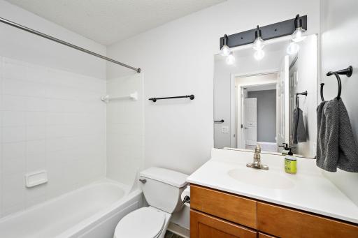 6155 Chasewood Parkway, 204, Minnetonka, MN 55343