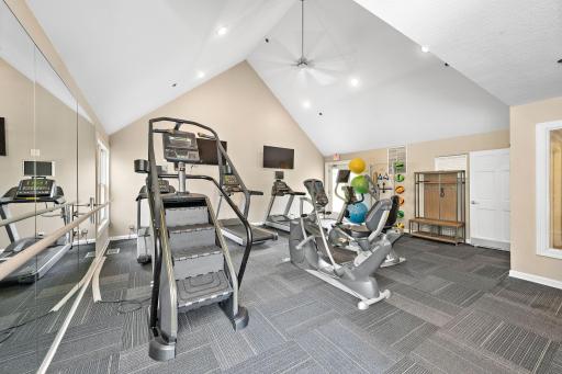 6155 Chasewood Parkway, 204, Minnetonka, MN 55343