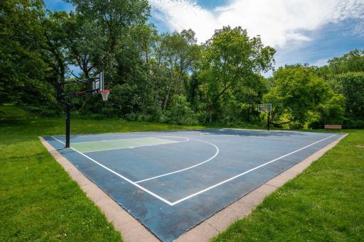 6155 Chasewood Parkway, 204, Minnetonka, MN 55343