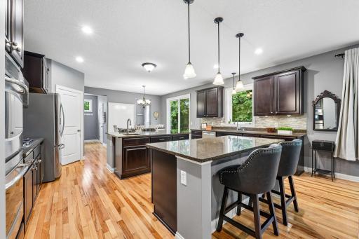21-web-or-mls-3350 Malcom Ct SW-S2706-021.jpg