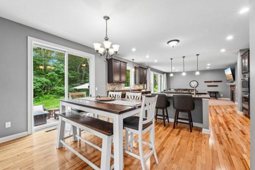 17-web-or-mls-3350 Malcom Ct SW-S2706-017.jpg