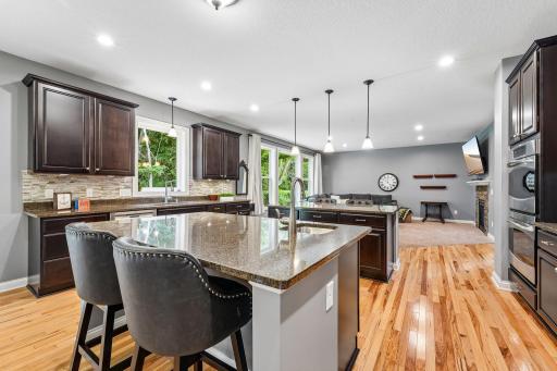 23-web-or-mls-3350 Malcom Ct SW-S2706-023.jpg
