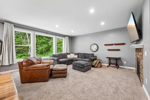 10-web-or-mls-3350 Malcom Ct SW-S2706-010.jpg