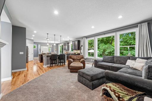 11-web-or-mls-3350 Malcom Ct SW-S2706-011.jpg
