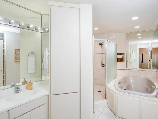 13900 Hill Ridge Drive, Hopkins, MN 55305