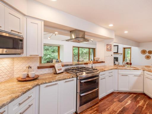 13900 Hill Ridge Drive, Hopkins, MN 55305